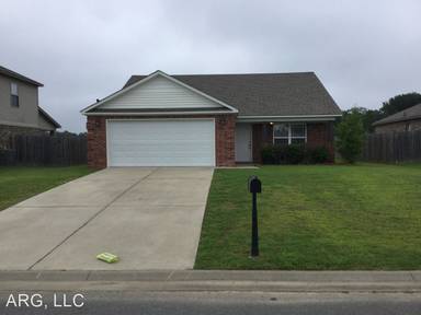 Main picture of 3 Dunwood Dr