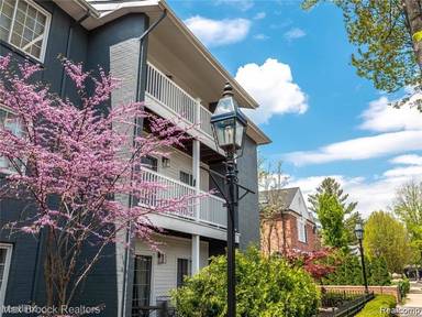Main picture of 662 Purdy St