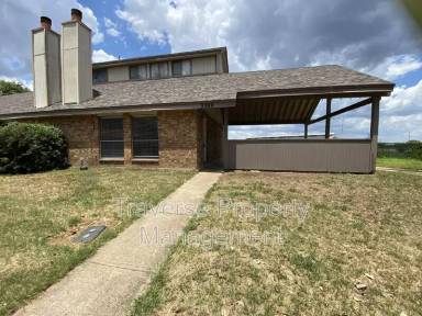 Main picture of 2200 Madrid Ct