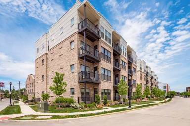 Main picture of 751 N 6th St