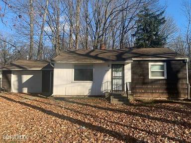 Main picture of 3130 McCollum Ave