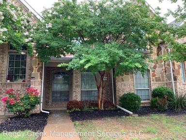 Main picture of 5034 Empire Way