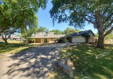 Main picture of 100 Shoreway Cir