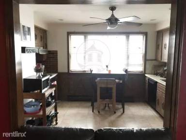 Main picture of 104 Bowdoin St