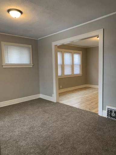 Main picture of 409 W 4th St