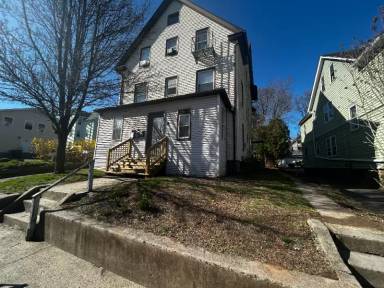 Main picture of 18 Roberts St