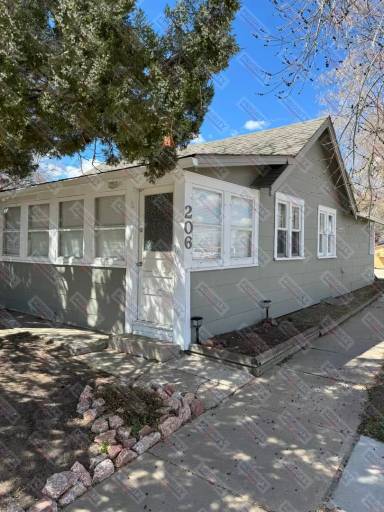 Main picture of 500 Carey Ave