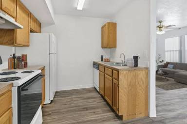 Main picture of 117 N Sugar St