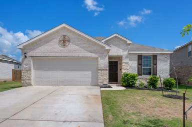 Main picture of 241 Pivot Dr