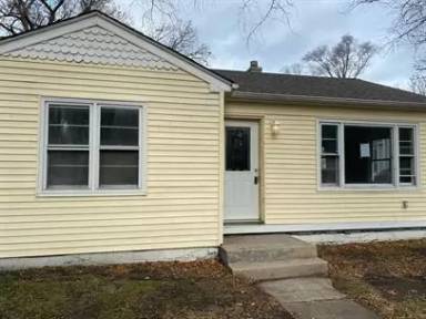 Main picture of 3740 Schneider St