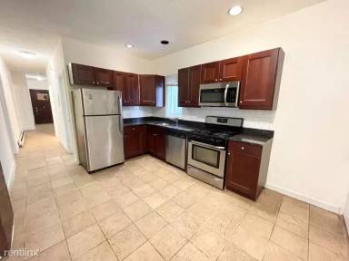 Main picture of 7 Iroquois St