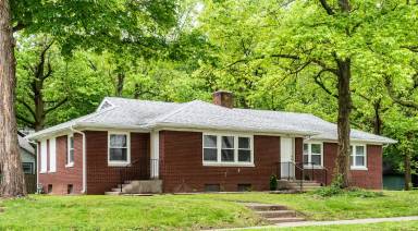 Main picture of 635 S Douglas Ave