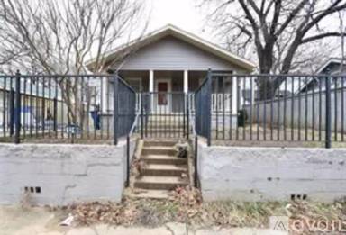 Main picture of 319 S Gillette Ave