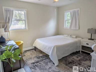 Main picture of 4523 W Montague Ave