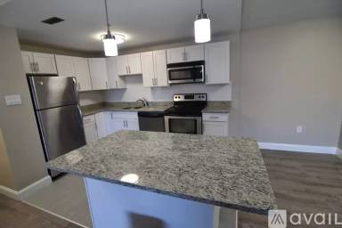 Main picture of 1111 Beacon St