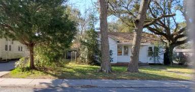 Main picture of 528 S Martin Luther King Jr Dr