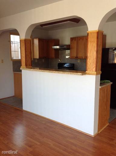 Main picture of 237 S 3rd St