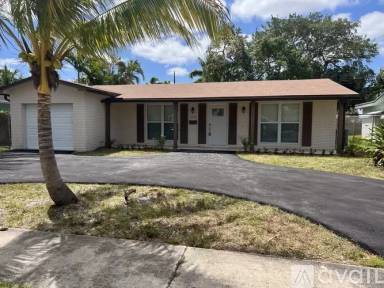 Main picture of 5440 Lincoln St
