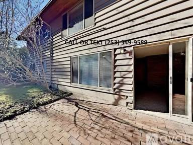 Main picture of 233 S 301st St
