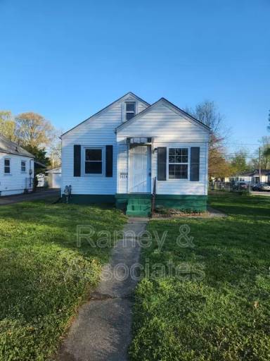 Main picture of 2428 Lindbergh Dr