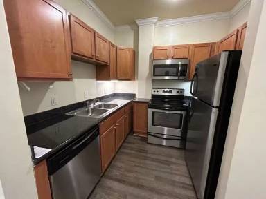 Main picture of 525 E Grace St