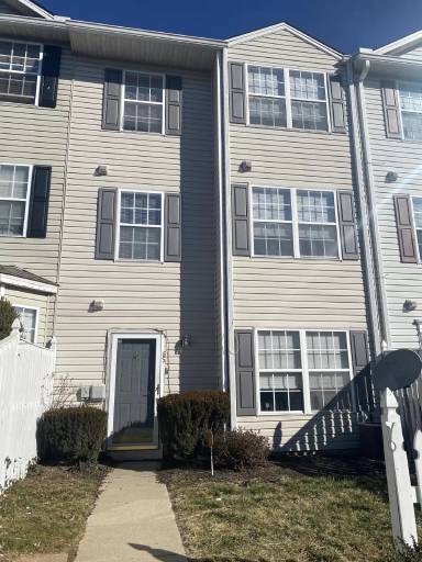 Main picture of 65 Royalty Cir