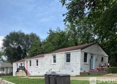 Main picture of 2332 Batavia St