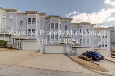 Main picture of 1303 S Lawton Ave