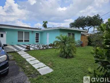 Main picture of 1458 SW 19th Ave