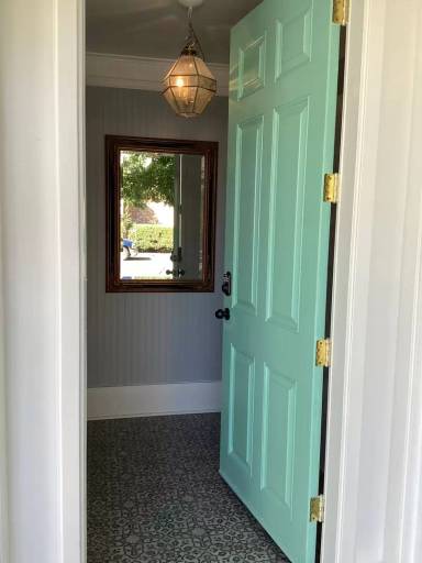Main picture of 428 W 5th St