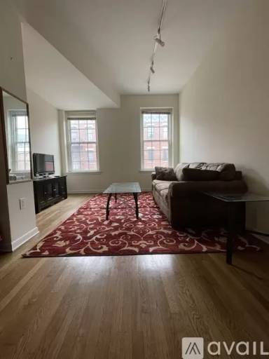 Main picture of 187 Wayne St
