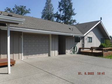 Main picture of 105 Sunrise Ave