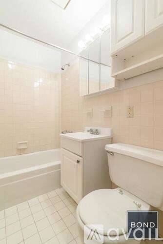 Main picture of 1558 2nd Ave