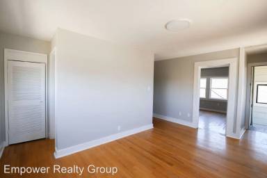 Main picture of 2151 Lincoln Ave