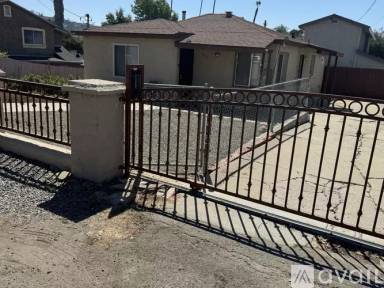 Main picture of 8633 Valencia St