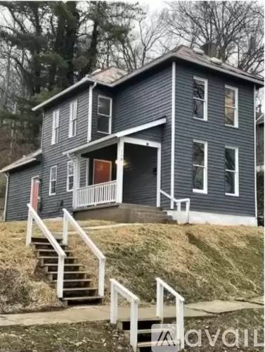 Main picture of 119 Corwin Ave