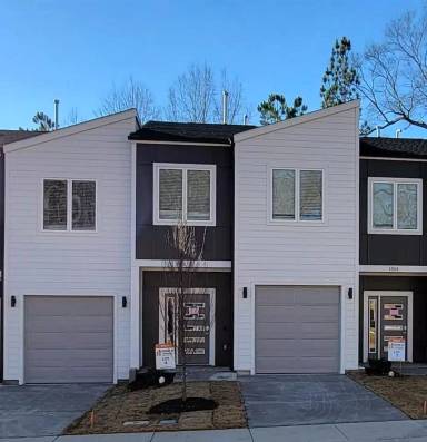 Main picture of 3923 Convergence St