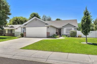 Main picture of 705 S Whitetail Ave