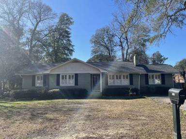 Main picture of 1001 Beverly Dr