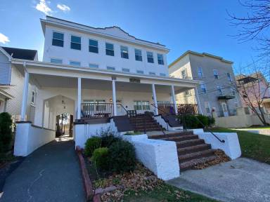 Main picture of 602 5th Ave