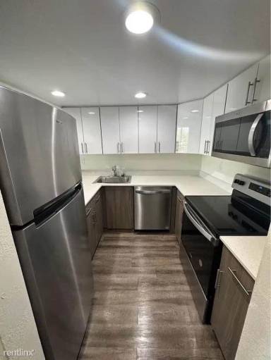 Main picture of 19455 NE 10th Ave