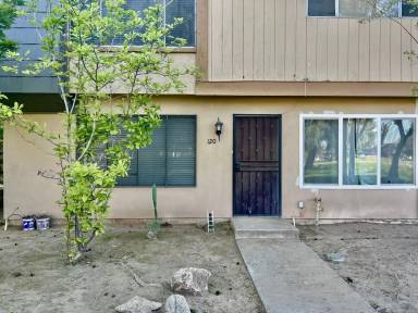 Main picture of 5164 E Ashlan 111