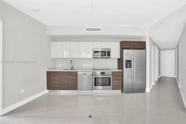 Main picture of Brickell Ten