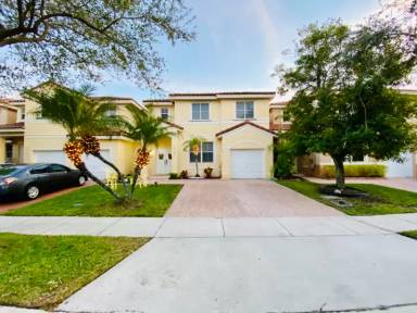 Main picture of 17024 SW 38th St