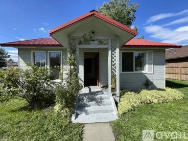 Main picture of 3203 E 34th Ave