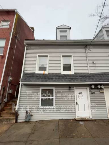 Main picture of 457 Manor St