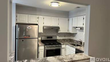 Main picture of 523 Waterford Dr