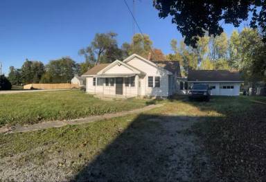 Main picture of 2581 E Main St