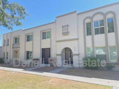 Main picture of 5949 E Thomas Rd
