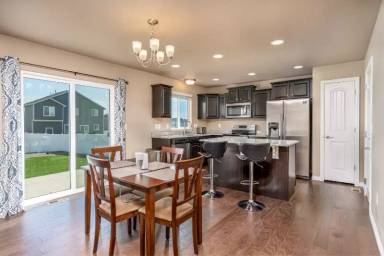 Main picture of 1825 Ruddlesway Dr